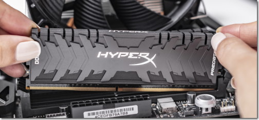 メモリの取り付け